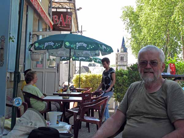 Walking in France: More coffee at Mesves-sur-Loire