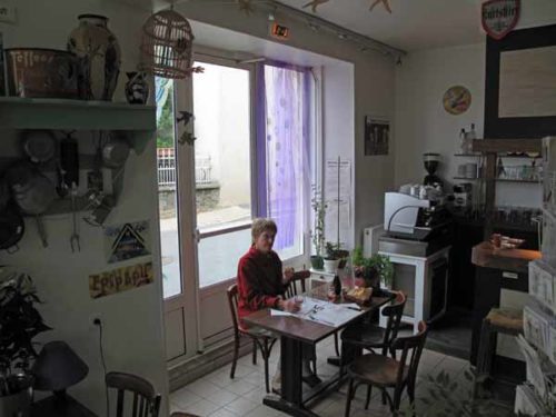Walking in France: Apéritifs in the restaurant