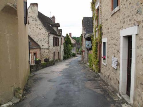 Walking in France: Back street in Gargilesse