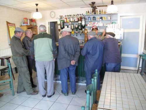 Walking in France: The group of elderly dwarves in the bar
