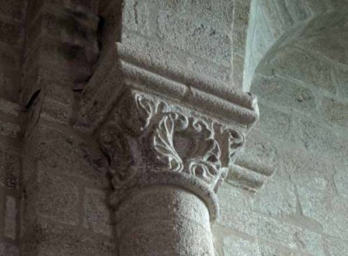 Walking in France: A capital in the abbey church
