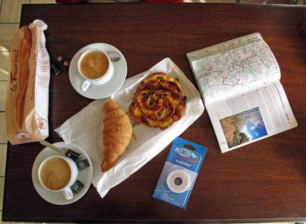 Walking in France: Bread, pastries, coffee and sticking plaster in Marsac