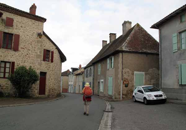 Walking in France: A hesitant departure from Flavignac
