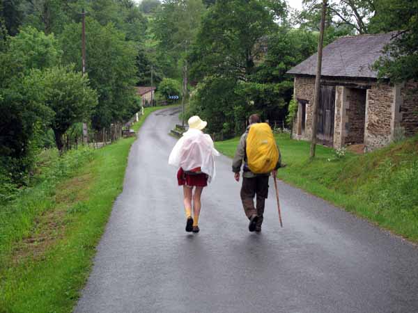 Walking in France: A moist departure from la Coquille with Kees