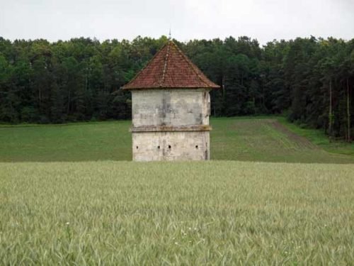 Walking in France: A pigeonnier near Cornille