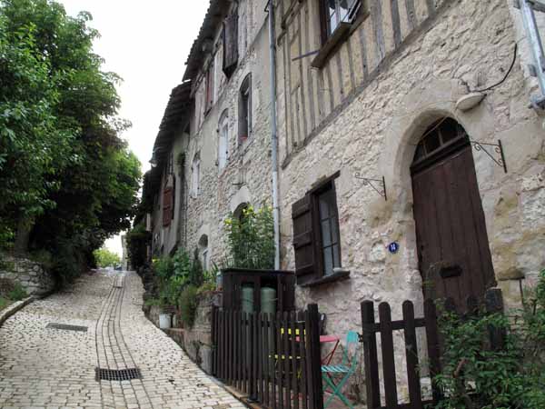 Walking in France: Back street in the old part of Cancon