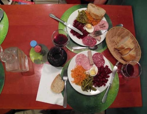 Walking in France: Entrées at the Hotel des Voyageurs, Cancon