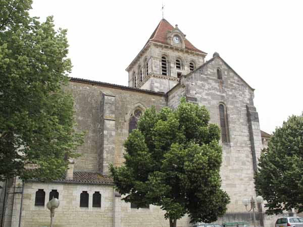 Walking in France: Church in Mézin