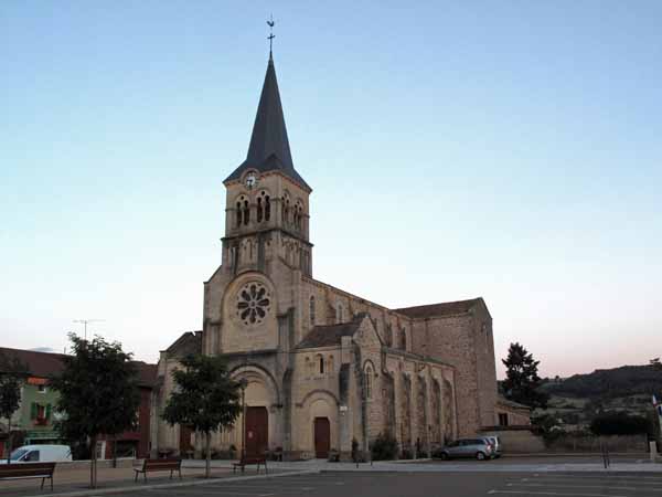 Walking in France: Church in Matour