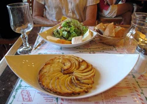Walking in France: And to finish, an apple tart and a cheese platter