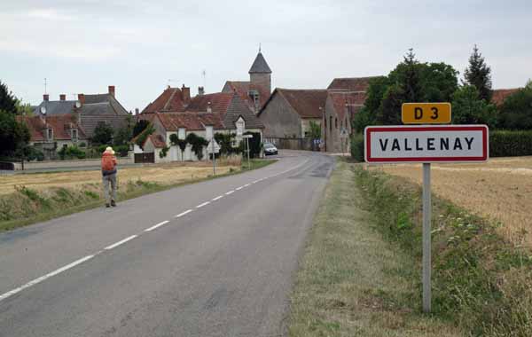 Walking in France: Arriving in Vallenay