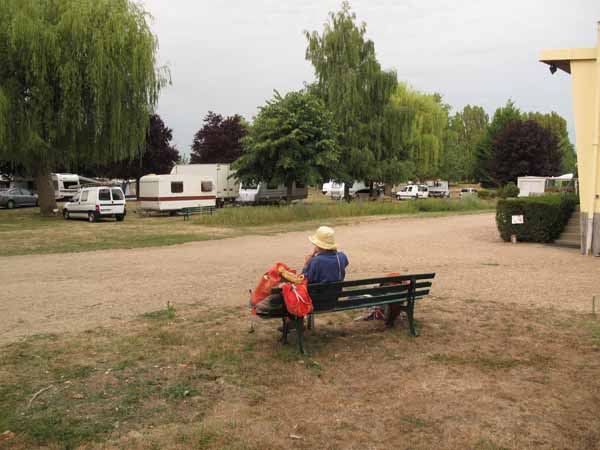 Walking in France: Breakfast beside the ablutions block, Châtres-sur-Cher camping ground