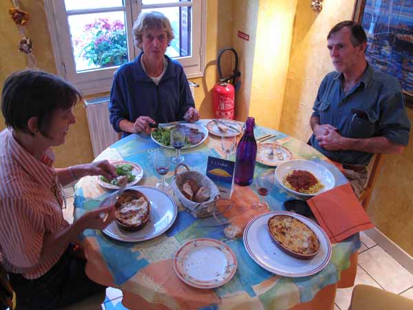 Walking in France: Dinner with Jeanette and David