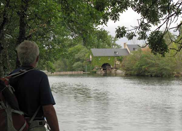 Walking in France: The water-mill of Nitray