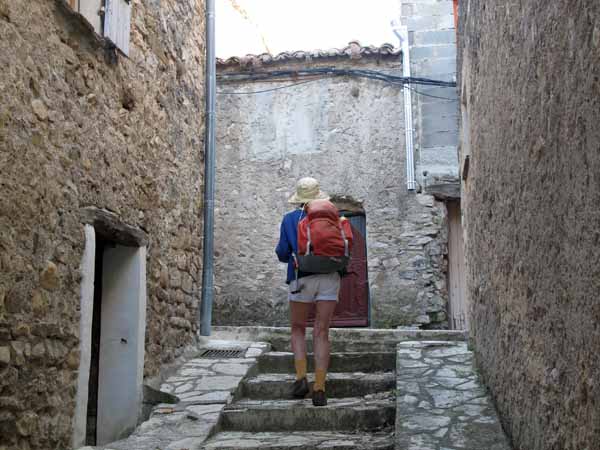 Walking in France: The start of an unscheduled tour of the back streets of Sainte-Jalle