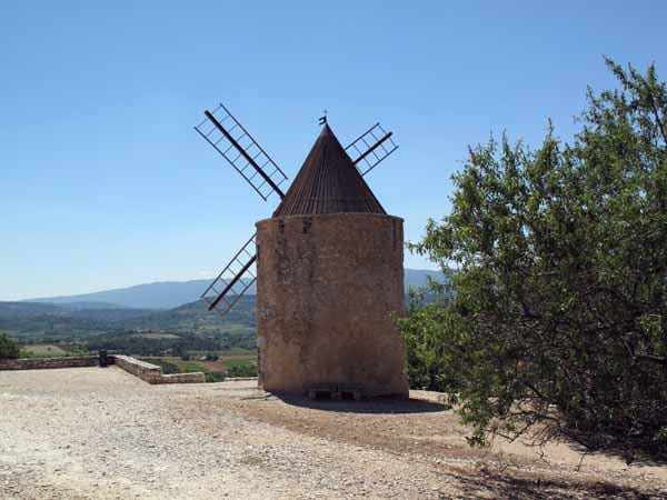 Walking in France: A restored windmill just above St-Saturnin