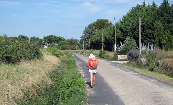 Walking in France: On the D34E to Lunel