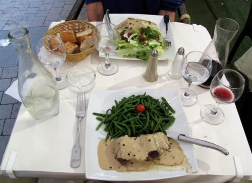 Walking in France: ....and mains