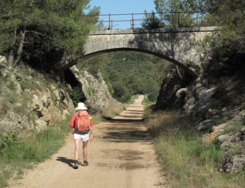 Walking in France: ....and under a stone bridge