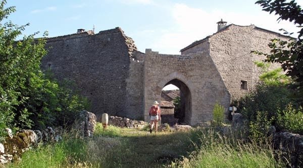 Walking in France: Arriving at the rebuilt southern portal