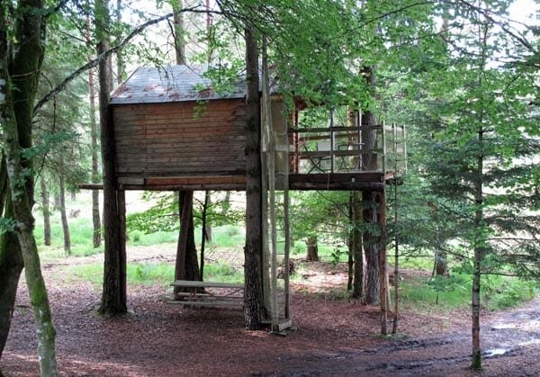 Walking in France: Our "cabane dans les arbres" (cabin in the trees)