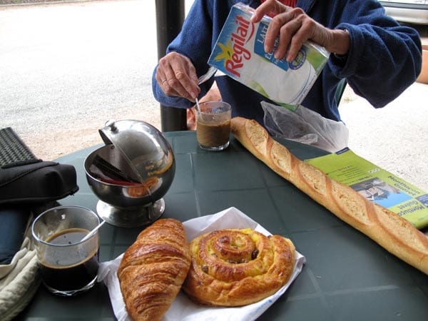 Walking in France: The makings of our much appreciated second breakfast in Budelière