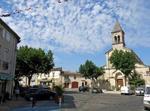 Walking in France: Générac's main square