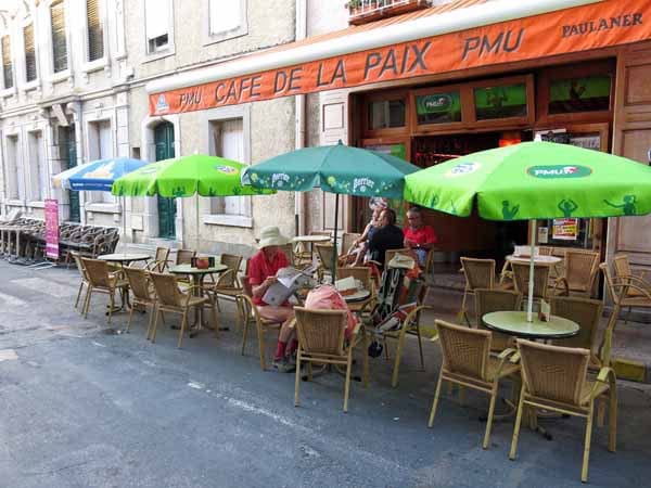Walking in France: An early pause at the Café de la Paix
