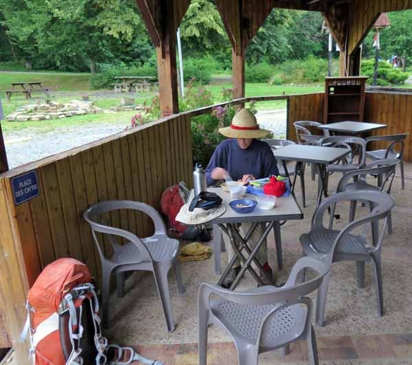 Walking in France: Breakfast at the camping ground bar