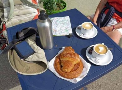 Walking in France: Our excellent second breakfast