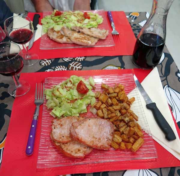 Walking in France: Pork steaks at la Petite Flamenca