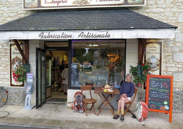 Walking in France: The wonderful boulangerie in Vouneuil