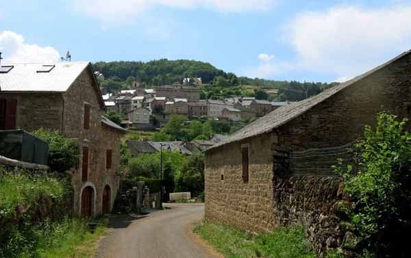 Walking in France: Arriving in St-Beauzély