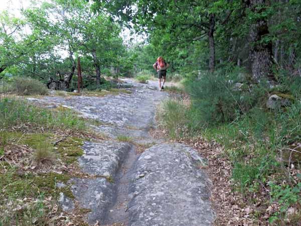 Walking in France: Grooves in the old route