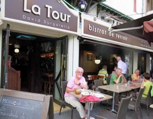 Walking in France: Dining at the Bistrot de la Tour