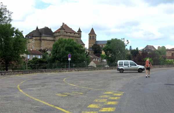 Walking in France: Château and church, Lacapelle-Marival