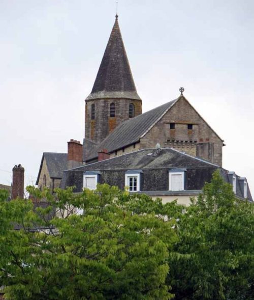 Walking in France: Church in Nexon