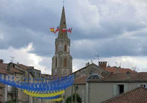 Walking in France: Decorations in Confolens