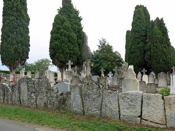 Walking in France: Civaux's cemetery with the graves of some Frankish soldiers