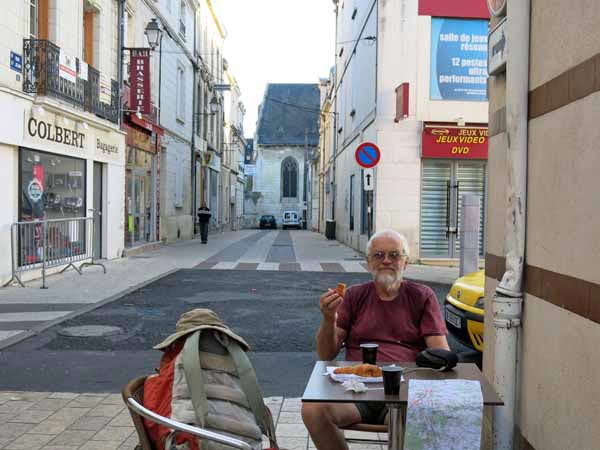 Walking in France: A very self-satisfied walker 