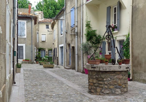 Walking in France: A quiet back street in Fabrezan