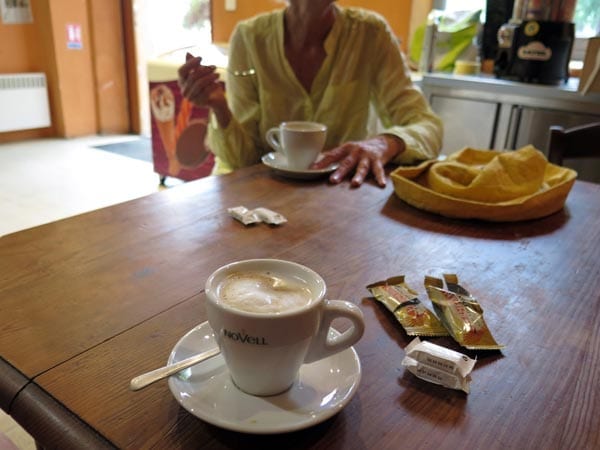 Walking in France: Coffee in Ribaute