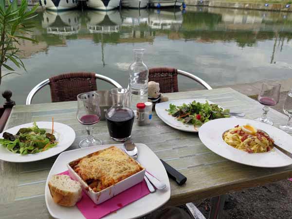 Walking in France: And then mains - another great dinner
