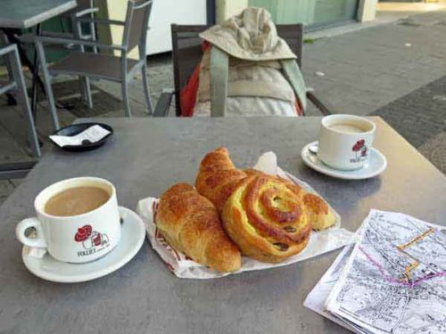 Walking in France: Breakfast