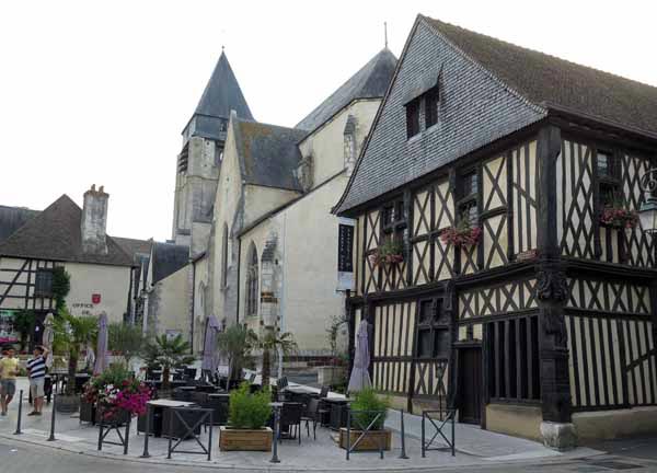 Walking in France: Half-timbered houses, Aubigny-sur-Nère