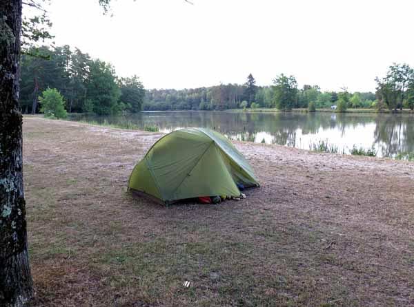 Walking in France: All quiet in the Neuvy-sur-Barangeon camping ground