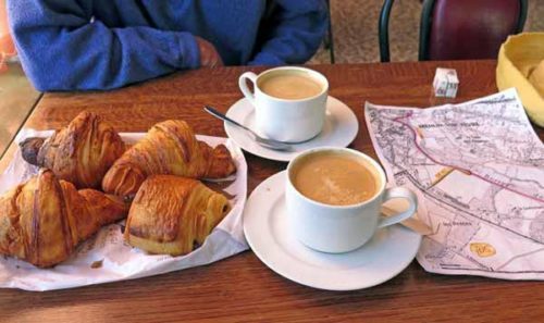 Walking in France: Breakfast at the Bar de France, Mehun-sur-Yèvre