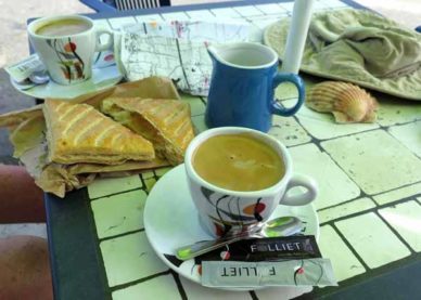 Walking in France: Another breakfast, Charenton