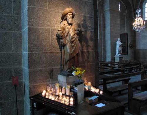 Walking in France: Statue of Saint Jacques, patron of pilgrims, Notre Dame du Puy-en-Velay