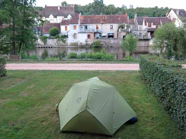 Walking in France: And Hérisson, across the Aumance river from the camping ground